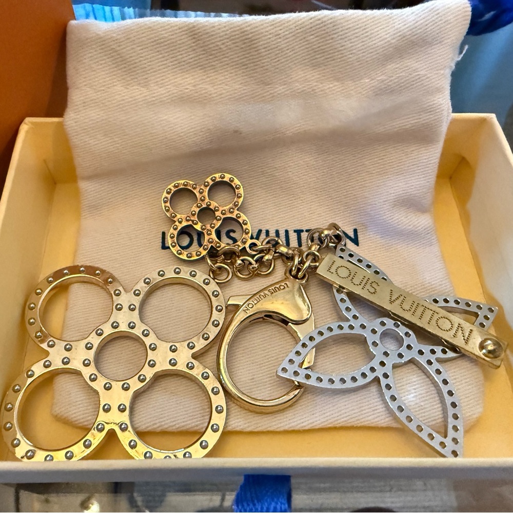 AUTHENTIC LOUIS VUITTON TAPAGE KEYCHAIN - BAG CHARM WITH DUSTBAG